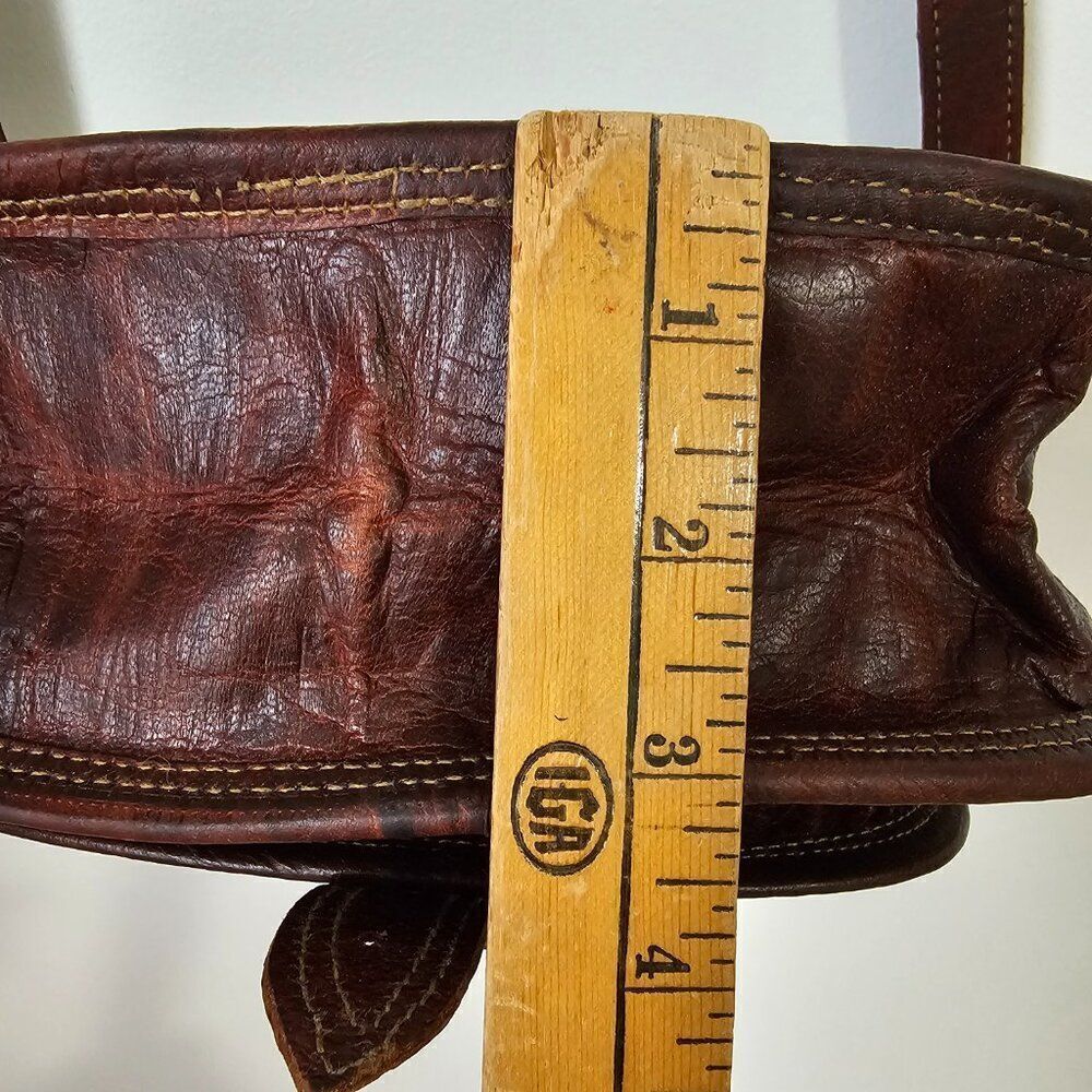 EUC VINTAGE GENUINE LEATHER DEEP BRICK RED SADDLE STYLE SLING BAG SMALL - Picture 14 of 16